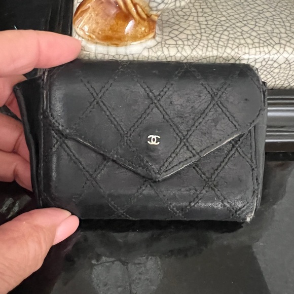 CHANEL Black Quilted Key & Card Holder - Picture 1 of 8